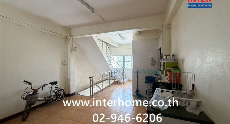 For sale 10 bedrooms retail Space in Chom Thong, Bangkok