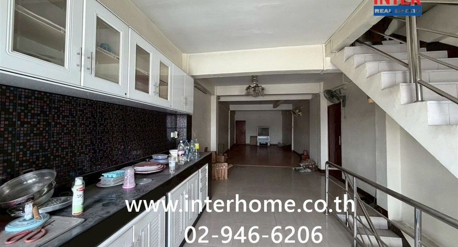 For sale 10 bedrooms retail Space in Chom Thong, Bangkok