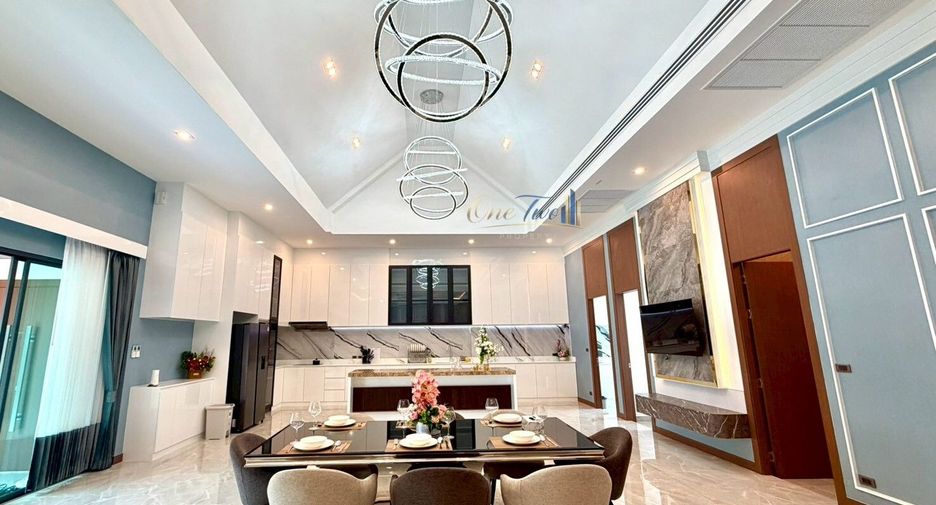 For rent 5 bedrooms villa in East Pattaya, Pattaya