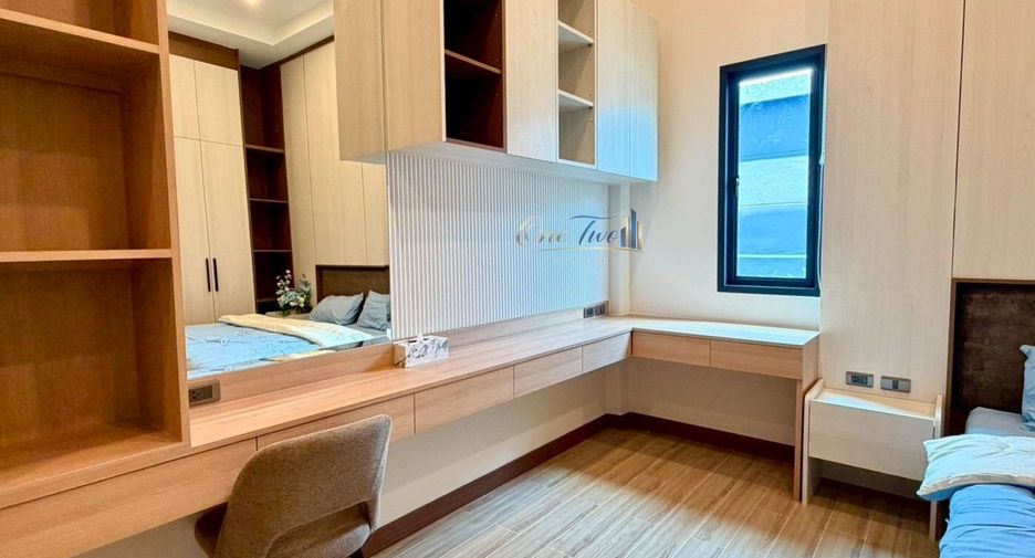 For rent 5 bedrooms villa in East Pattaya, Pattaya