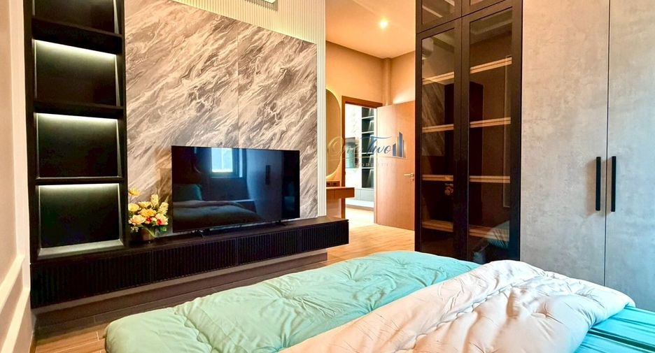For rent 5 bedrooms villa in East Pattaya, Pattaya