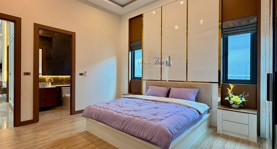 For rent 5 bedrooms villa in East Pattaya, Pattaya