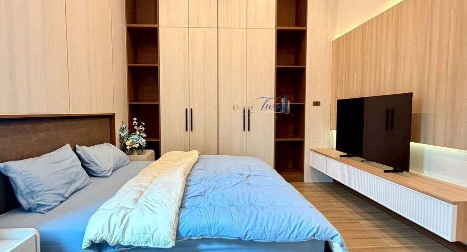 For rent 5 bedrooms villa in East Pattaya, Pattaya