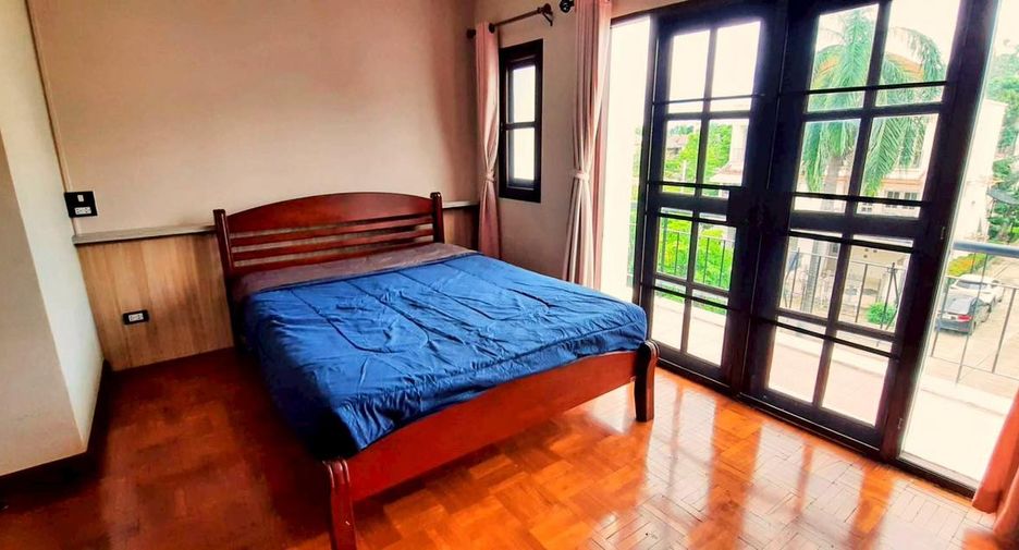 For rent 4 bedrooms townhouse in Mueang Chiang Mai, Chiang Mai