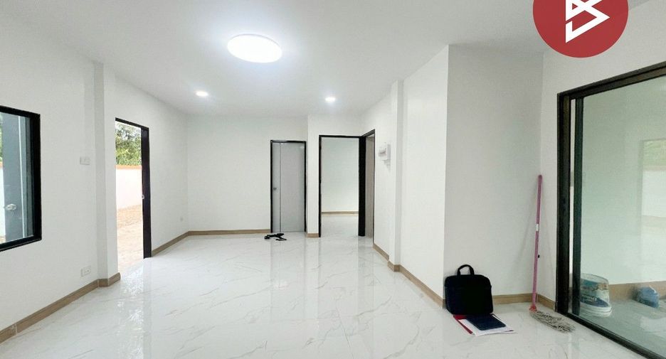 For sale 3 bedrooms house in Ban Bueng, Chonburi