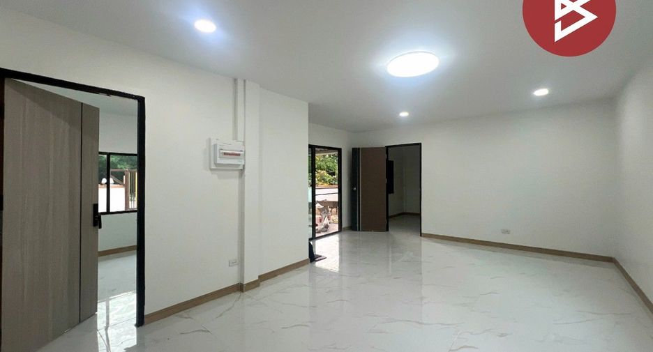 For sale 3 bedrooms house in Ban Bueng, Chonburi