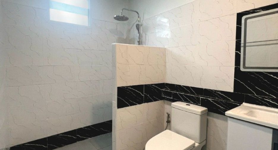 For sale 3 bedrooms house in Ban Bueng, Chonburi