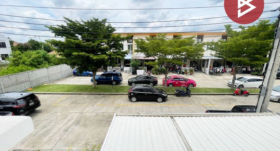 For sale 3 bedrooms townhouse in Prawet, Bangkok