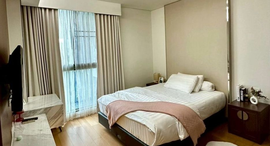For rent 3 bedrooms condo in Watthana, Bangkok