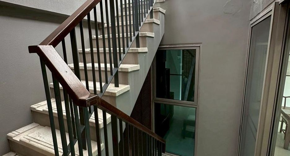 For rent 3 bedrooms condo in Watthana, Bangkok