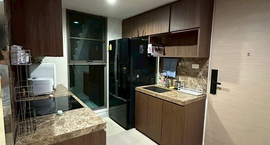 For rent 3 bedrooms condo in Watthana, Bangkok