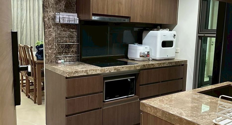 For rent 3 bedrooms condo in Watthana, Bangkok