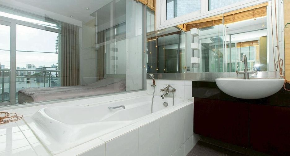Condo en alquiler de 2 habitaciones en Watthana, Bangkok