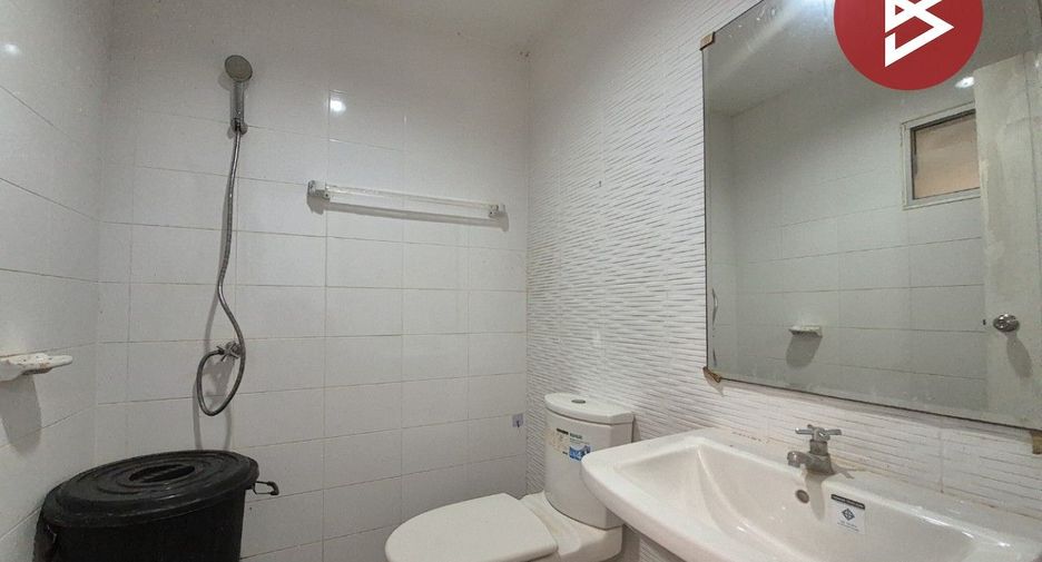 For sale 3 bedrooms townhouse in Mueang Pathum Thani, Pathum Thani