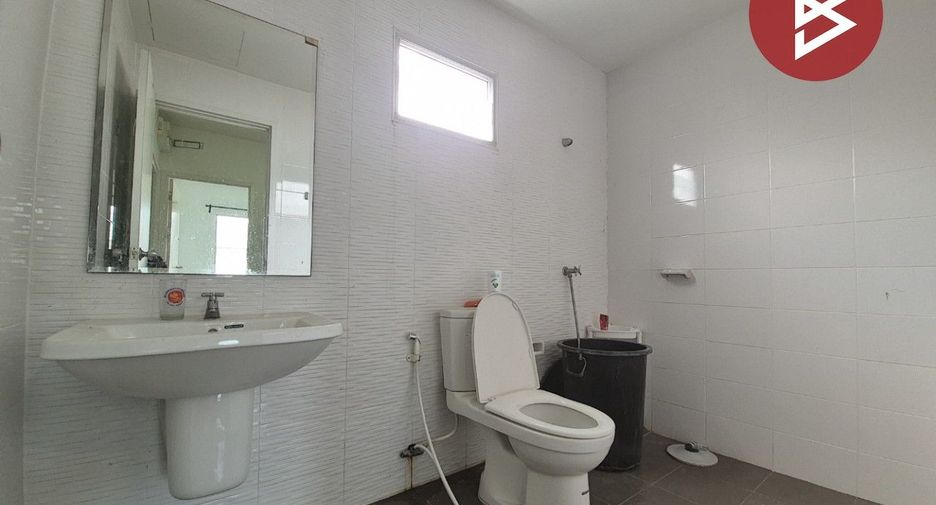 For sale 3 bedrooms townhouse in Mueang Pathum Thani, Pathum Thani