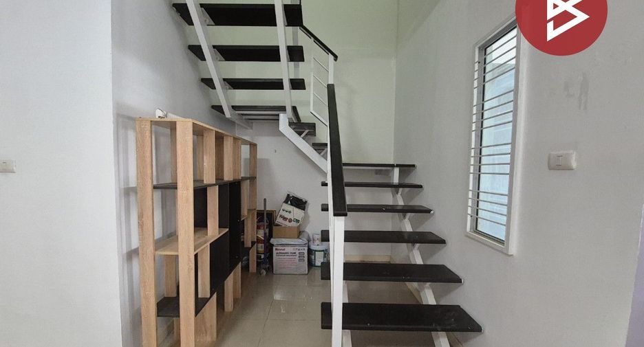 For sale 3 bedrooms townhouse in Mueang Pathum Thani, Pathum Thani