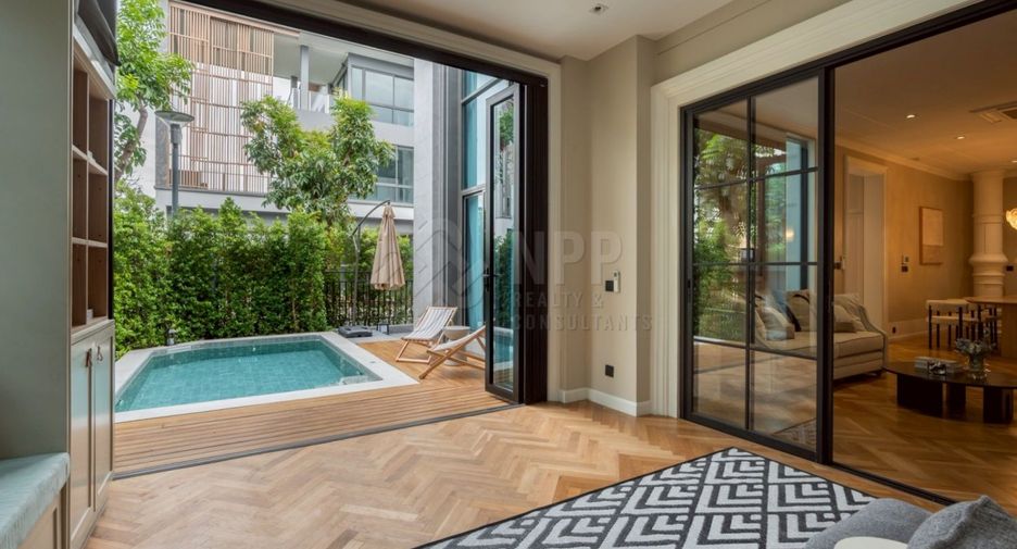 Haus zur Miete und zum Kauf mit 5 Zimmer in Phra Khanong, Bangkok