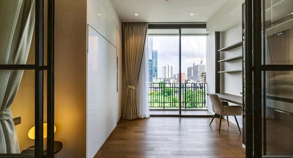 For rent 2 bedrooms condo in Pathum Wan, Bangkok