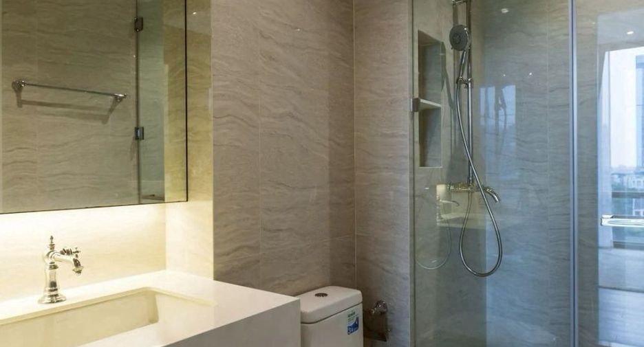 For rent 2 bedrooms condo in Pathum Wan, Bangkok