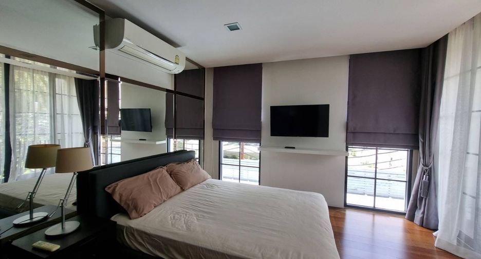 For rent and for sale 4 bedrooms house in Watthana, Bangkok
