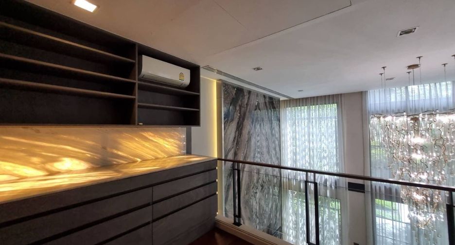 For rent and for sale 4 bedrooms house in Watthana, Bangkok
