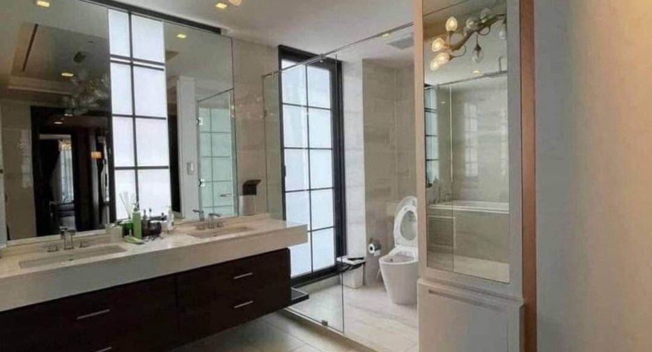 For rent and for sale 4 bedrooms house in Watthana, Bangkok