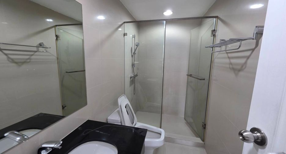 Wohnung zur Miete und zum Kauf mit 5 Zimmer in Huai Khwang, Bangkok