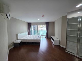 For rent and for sale 5 bedrooms condo in Huai Khwang, Bangkok
