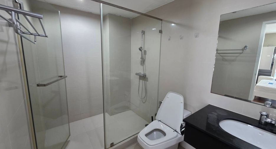 Wohnung zur Miete und zum Kauf mit 5 Zimmer in Huai Khwang, Bangkok