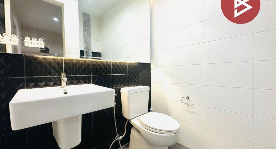 For sale 3 bedrooms townhouse in Bang Khun Thian, Bangkok