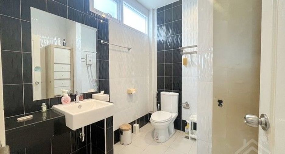 For sale 2 bedrooms house in Si Racha, Chonburi