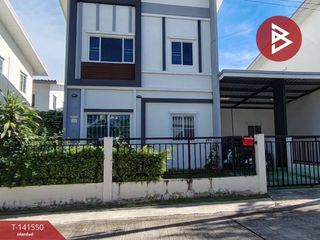 For sale 3 bedrooms house in Bang Sao Thong, Samut Prakan