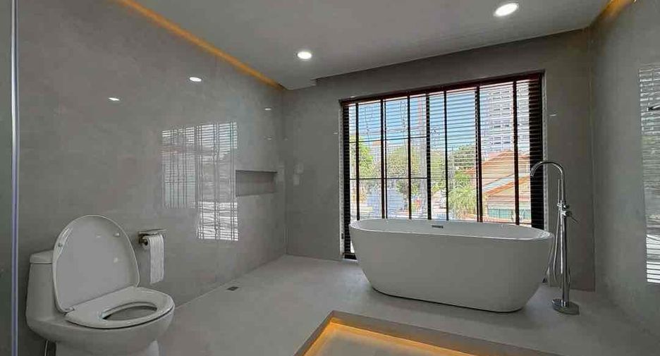 Villa en alquiler de 7 habitaciones en Jomtien, Pattaya