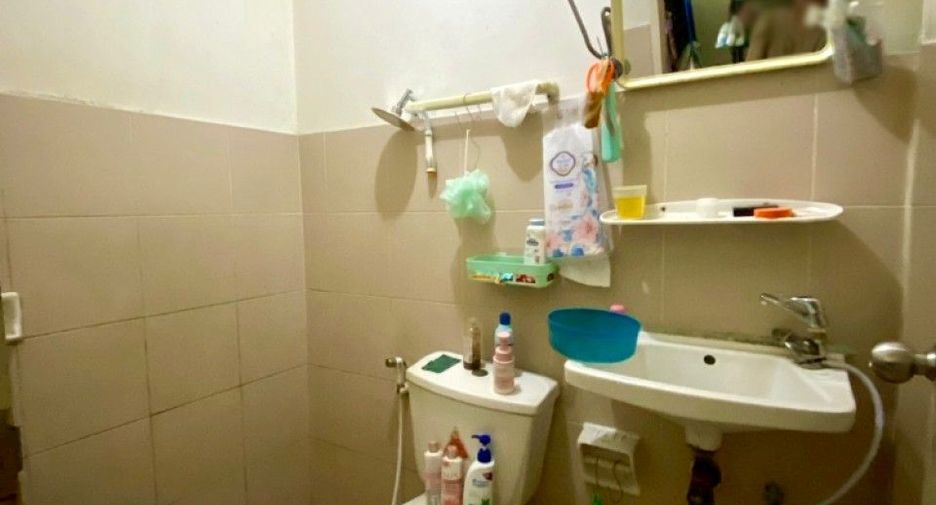 Casa adosada en venta de 2 habitaciones en Mueang Chon Buri, Chonburi