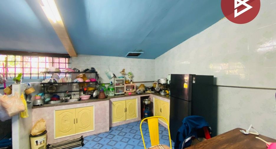 Casa adosada en venta de 2 habitaciones en Phra Pradaeng, Samut Prakan