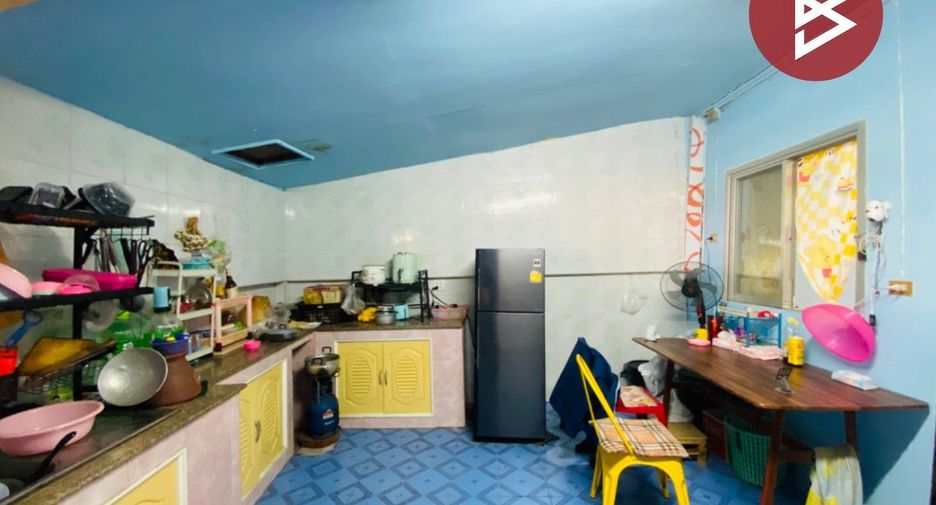 Casa adosada en venta de 2 habitaciones en Phra Pradaeng, Samut Prakan
