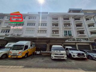 For sale 21 bedrooms retail Space in Bang Kapi, Bangkok