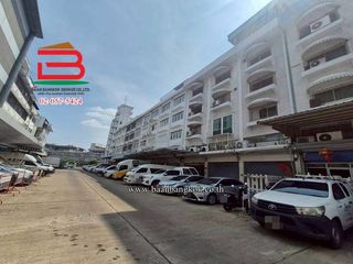 For sale 21 bedrooms retail Space in Bang Kapi, Bangkok