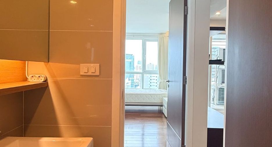 For rent 2 bedrooms condo in Watthana, Bangkok