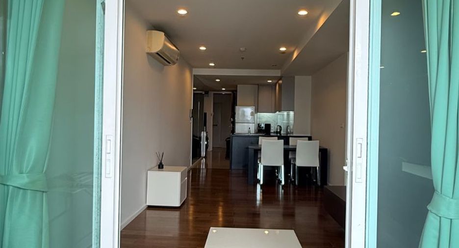 For rent 2 bedrooms condo in Watthana, Bangkok
