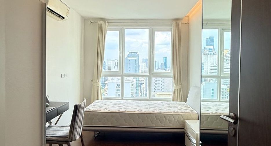 For rent 2 bedrooms condo in Watthana, Bangkok