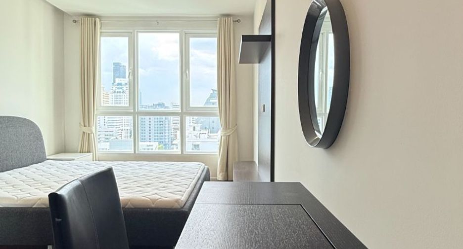 For rent 2 bedrooms condo in Watthana, Bangkok