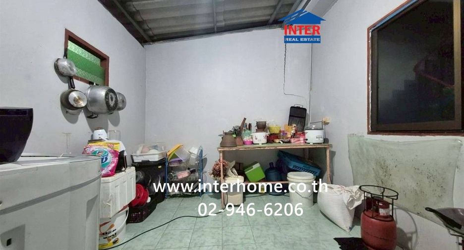 À vendre 2 chambres maison de ville à Bang Phli, Samut Prakan