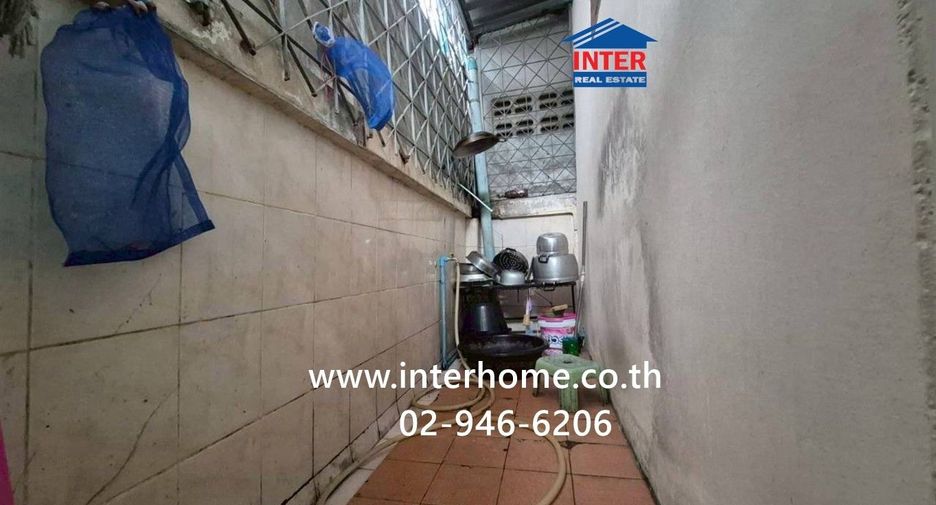À vendre 2 chambres maison de ville à Bang Phli, Samut Prakan