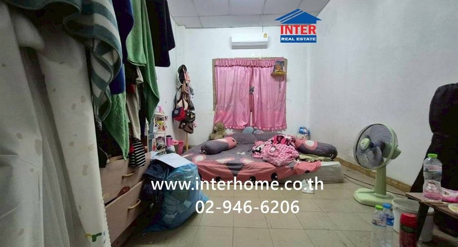 À vendre 2 chambres maison de ville à Bang Phli, Samut Prakan