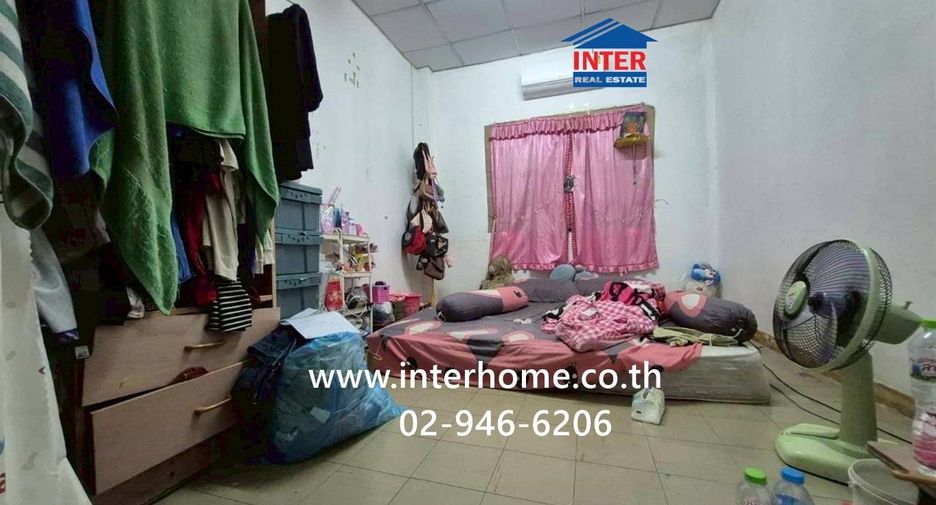 À vendre 2 chambres maison de ville à Bang Phli, Samut Prakan