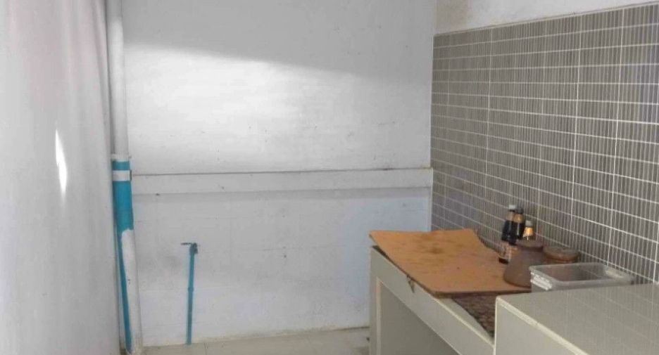 For sale 2 bedrooms townhouse in Si Racha, Chonburi