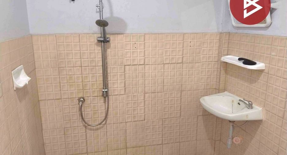 For sale 2 bedrooms townhouse in Si Racha, Chonburi