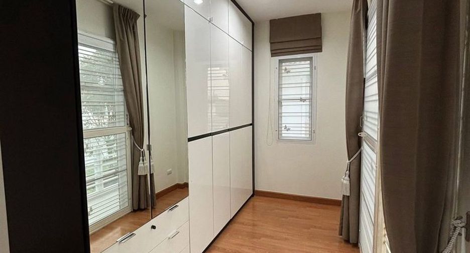 For rent 3 bedrooms house in Mueang Chon Buri, Chonburi