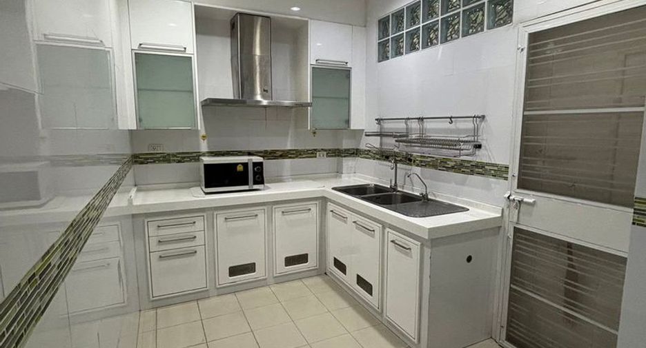 For rent 3 bedrooms house in Mueang Chon Buri, Chonburi